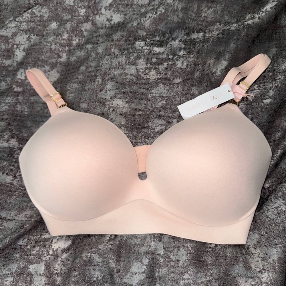 Victoria’s Secret Love Cloud Wireless Push-Up Bra